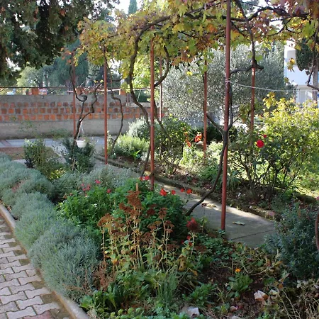 5899a Διαμέρισμα *