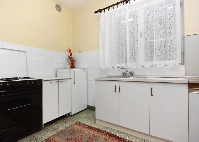 5899a Апартаменты *